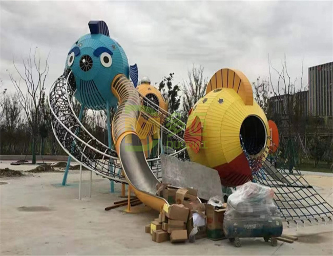 不锈钢滑梯厂家怎么选(图2)